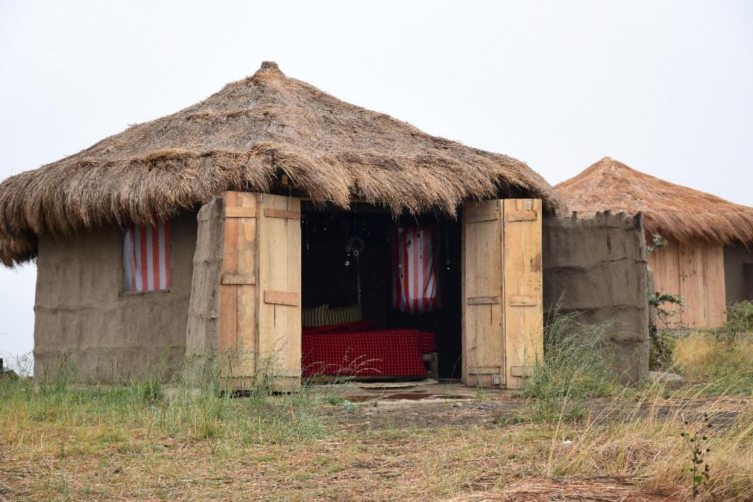Sanya Juu Osiligilai Maasai Lodge מראה חיצוני תמונה