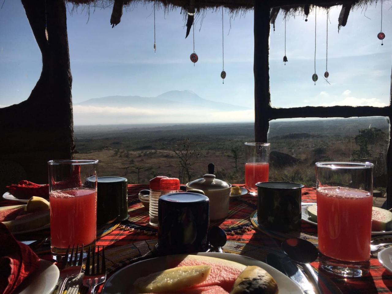Sanya Juu Osiligilai Maasai Lodge מראה חיצוני תמונה