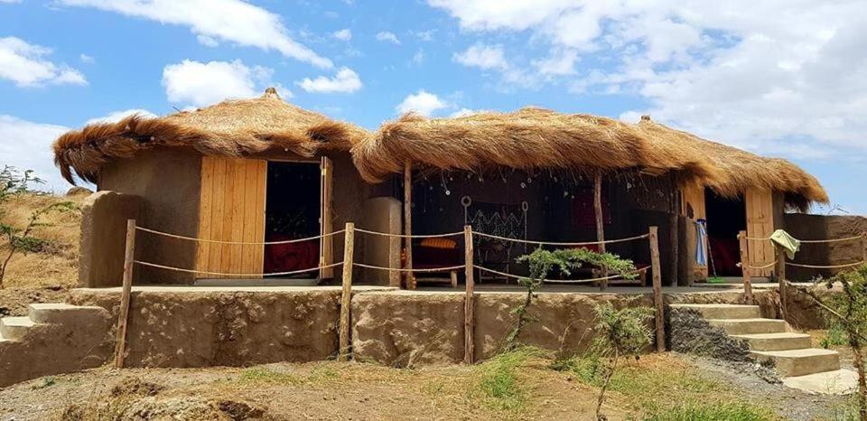 Sanya Juu Osiligilai Maasai Lodge מראה חיצוני תמונה